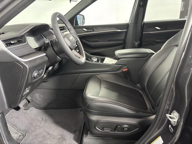new 2025 Jeep Grand Cherokee car, priced at $38,704