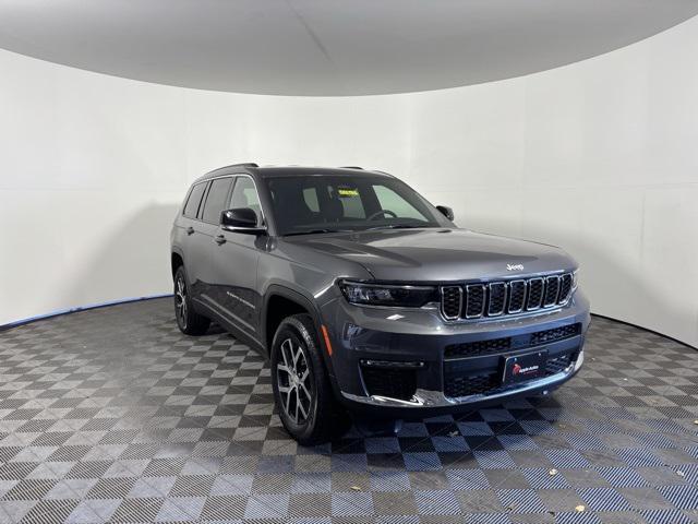 new 2025 Jeep Grand Cherokee car, priced at $38,704