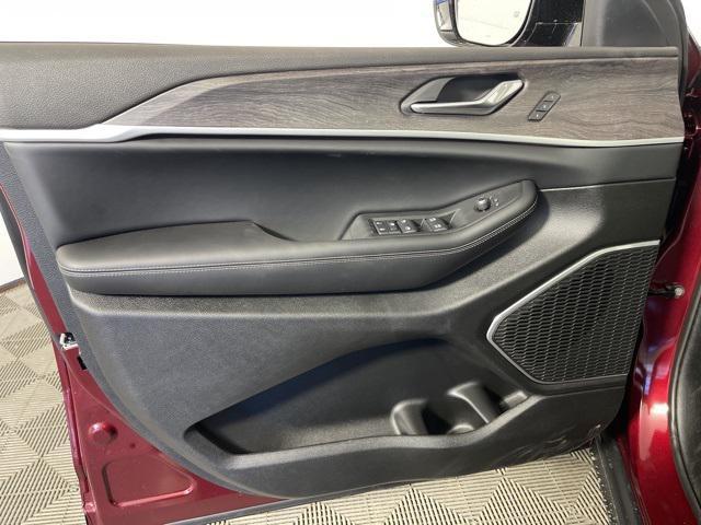 new 2025 Jeep Grand Cherokee car, priced at $51,245