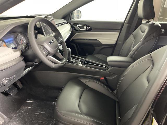 new 2025 Jeep Compass car, priced at $33,995