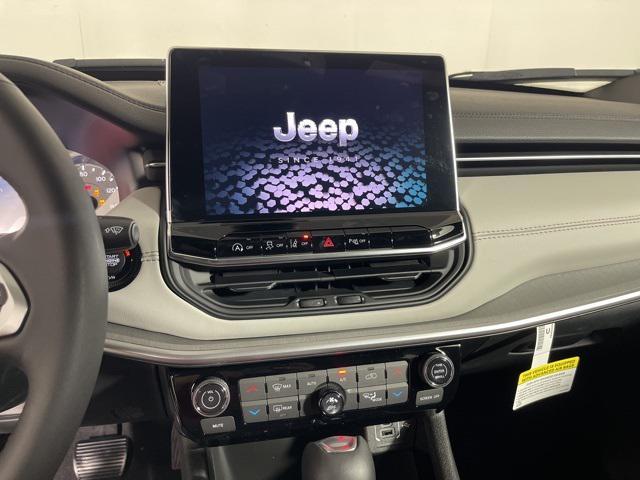new 2025 Jeep Compass car, priced at $33,995
