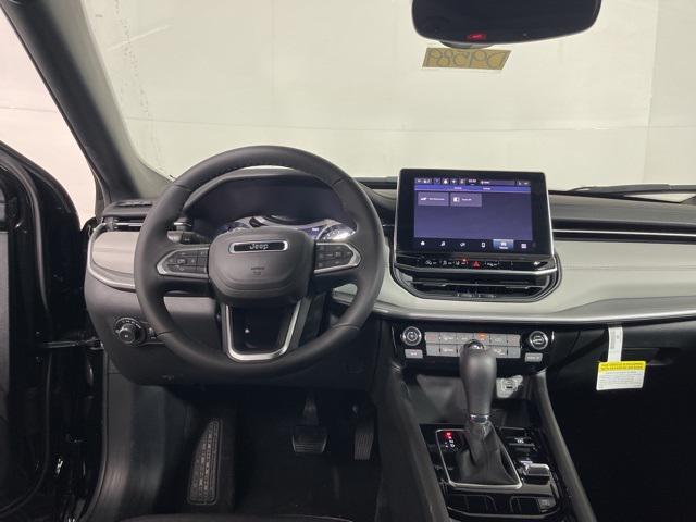 new 2025 Jeep Compass car, priced at $33,995