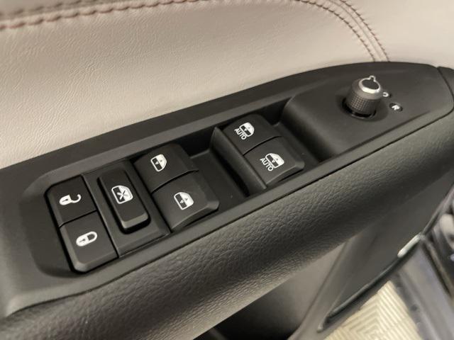new 2025 Jeep Compass car, priced at $33,995