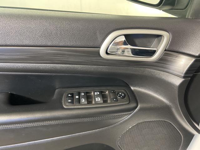 used 2022 Jeep Grand Cherokee car, priced at $27,999