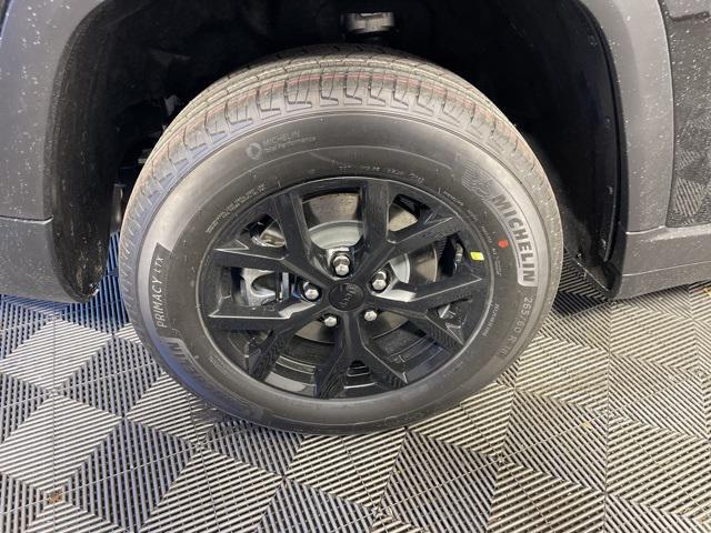 new 2025 Jeep Grand Cherokee car, priced at $44,752