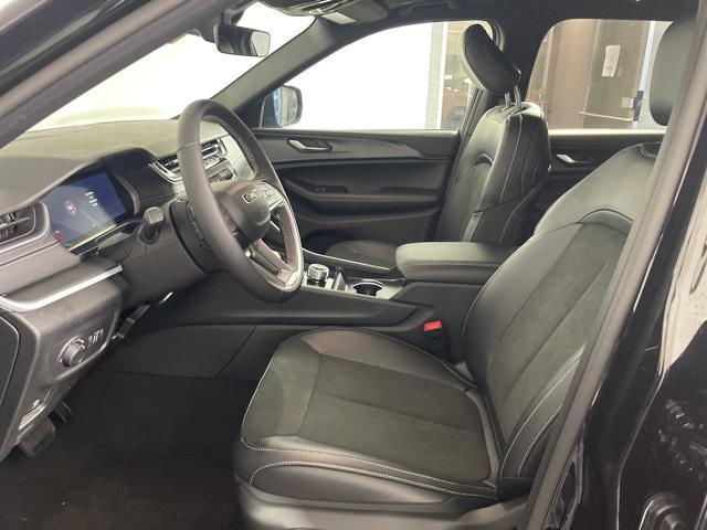 new 2025 Jeep Grand Cherokee car, priced at $44,752