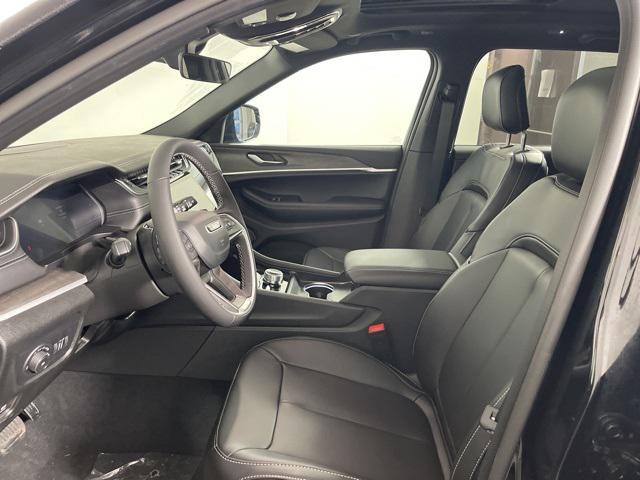 new 2025 Jeep Grand Cherokee car, priced at $47,931