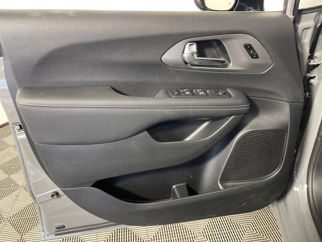 new 2025 Chrysler Pacifica car, priced at $43,995