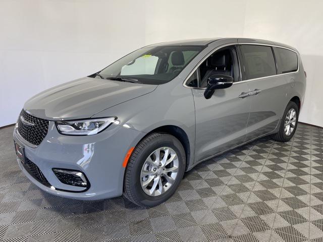 new 2025 Chrysler Pacifica car, priced at $43,995