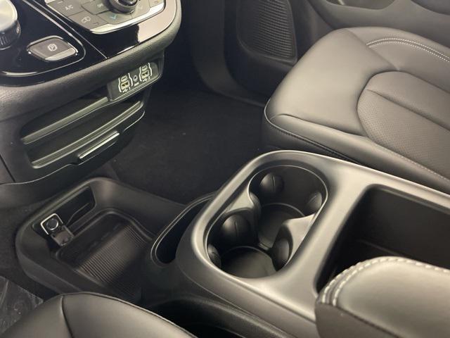 new 2025 Chrysler Pacifica car, priced at $43,995