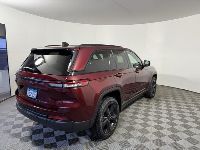 new 2025 Jeep Grand Cherokee car, priced at $41,995