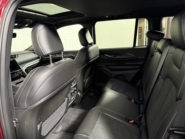 new 2025 Jeep Grand Cherokee car, priced at $41,995