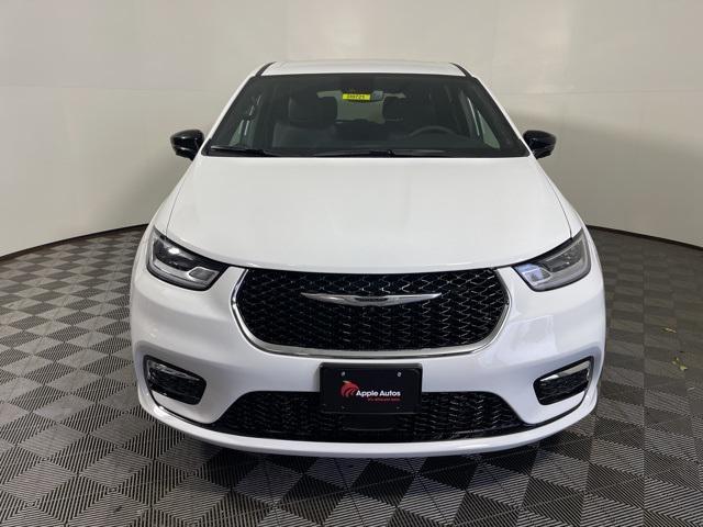 new 2026 Chrysler Pacifica car, priced at $42,243