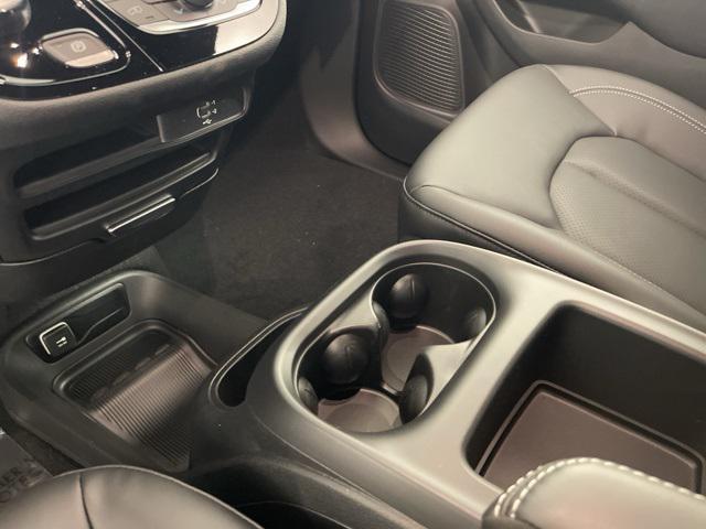 new 2026 Chrysler Pacifica car, priced at $42,243