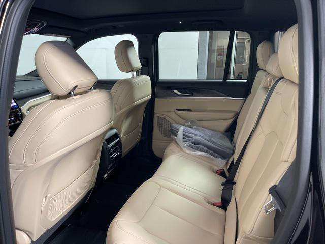 new 2025 Jeep Grand Cherokee car, priced at $42,418