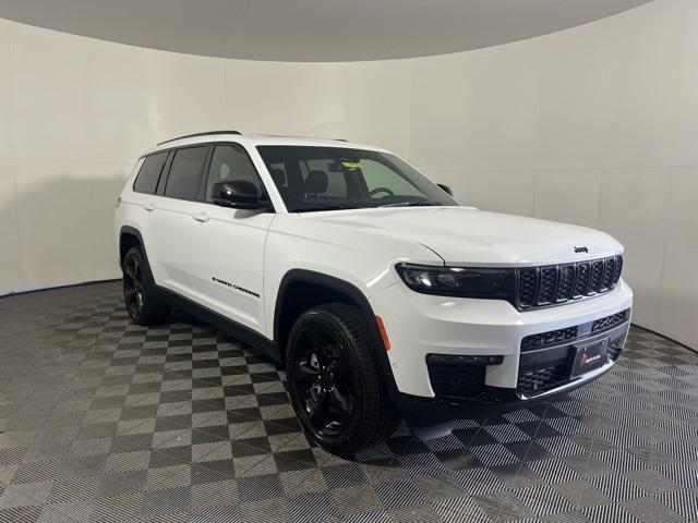 new 2025 Jeep Grand Cherokee car, priced at $52,245