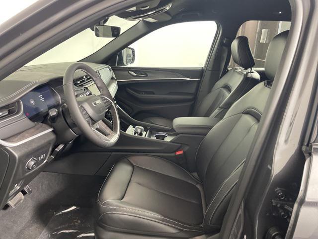 new 2025 Jeep Grand Cherokee car, priced at $43,622