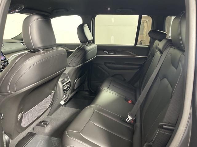 new 2025 Jeep Grand Cherokee car, priced at $43,622