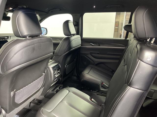 new 2025 Jeep Grand Cherokee car, priced at $45,522