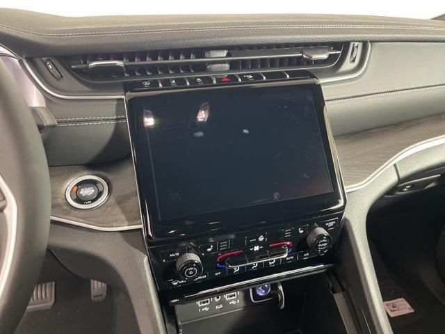 new 2025 Jeep Grand Cherokee car, priced at $45,522