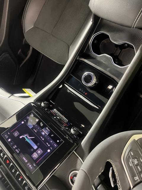 new 2025 Jeep Grand Cherokee car, priced at $40,995