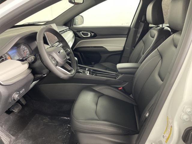 new 2025 Jeep Compass car, priced at $32,995