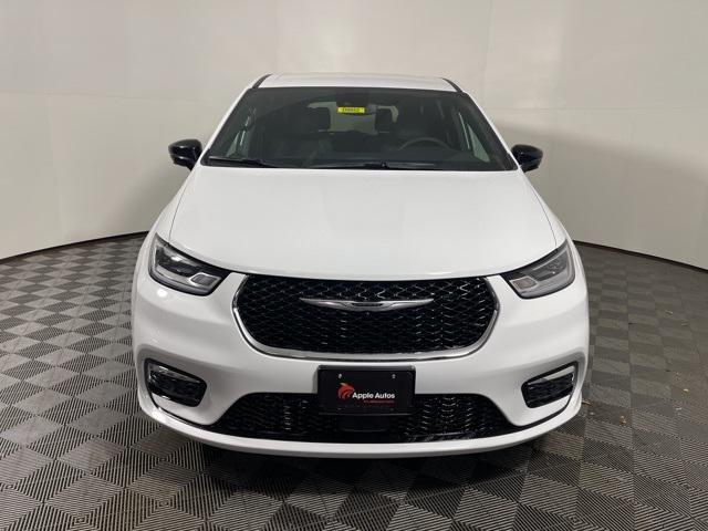 new 2026 Chrysler Pacifica car, priced at $43,115