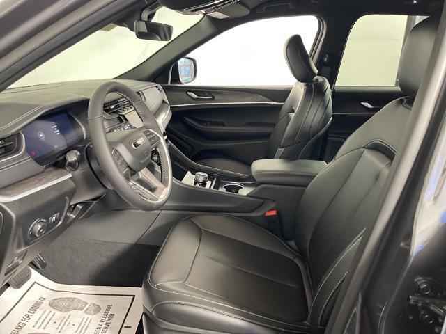 new 2025 Jeep Grand Cherokee car, priced at $37,995