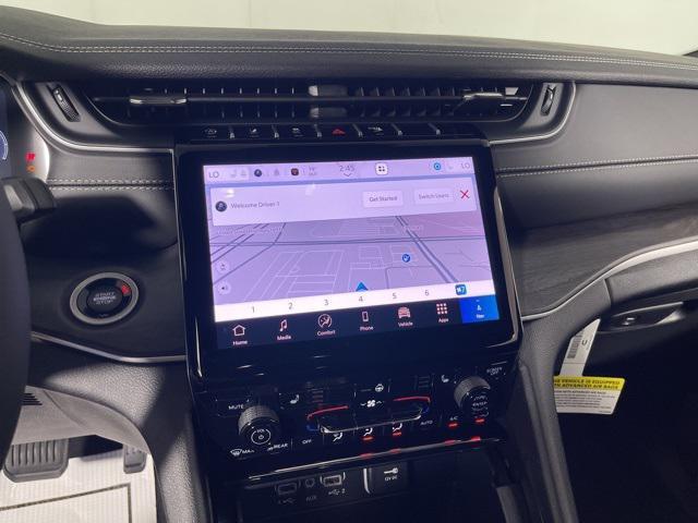 new 2025 Jeep Grand Cherokee car, priced at $37,995