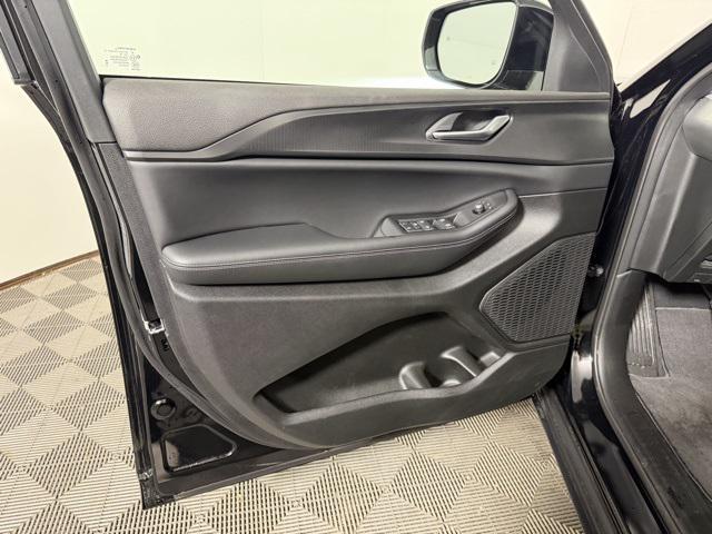 new 2025 Jeep Grand Cherokee car, priced at $43,096