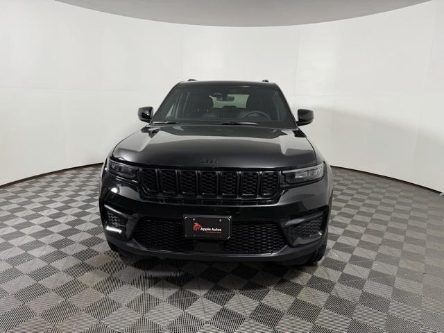 new 2025 Jeep Grand Cherokee car, priced at $43,096