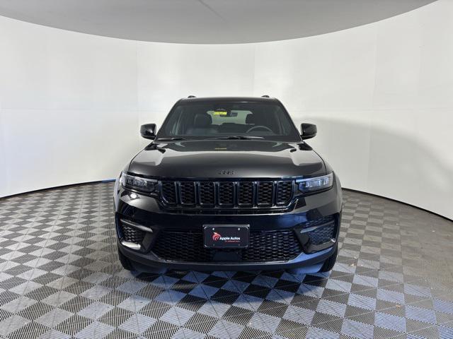 new 2025 Jeep Grand Cherokee car, priced at $40,566
