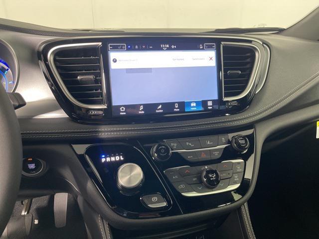 new 2025 Chrysler Pacifica Hybrid car, priced at $53,473