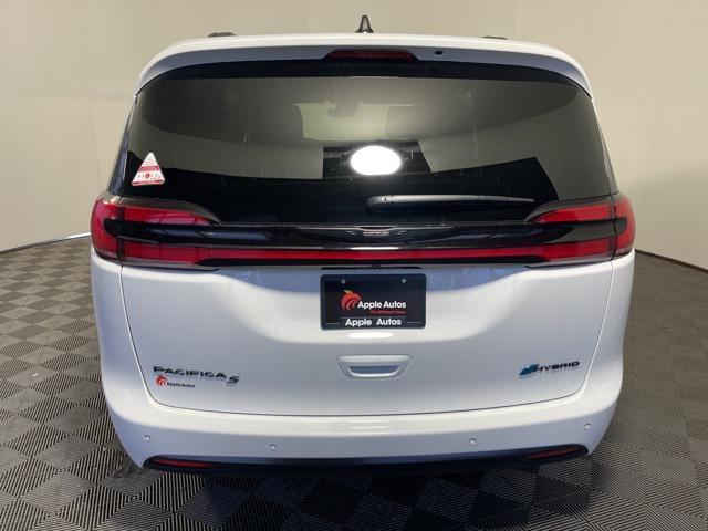new 2025 Chrysler Pacifica Hybrid car, priced at $53,473