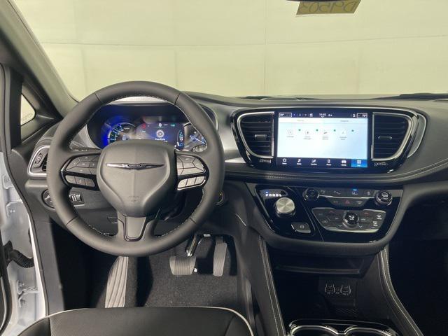 new 2025 Chrysler Pacifica Hybrid car, priced at $53,473