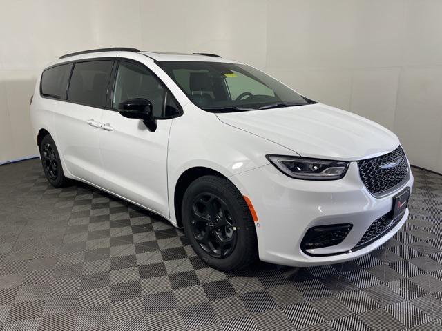 new 2025 Chrysler Pacifica Hybrid car, priced at $53,473