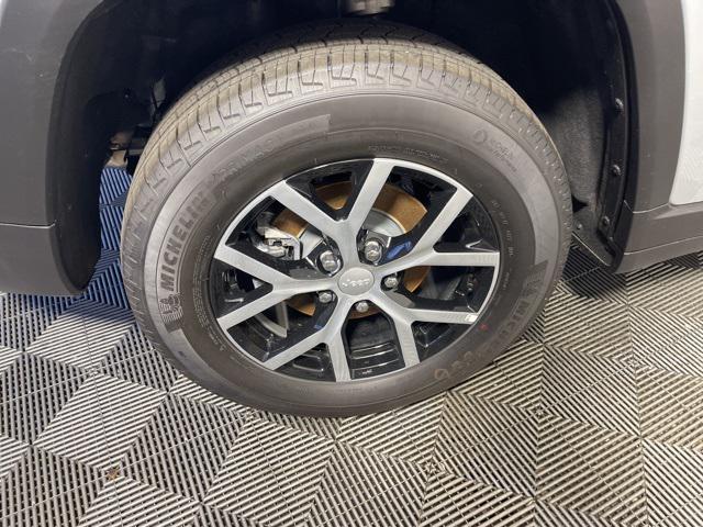 new 2025 Jeep Grand Cherokee car, priced at $40,358