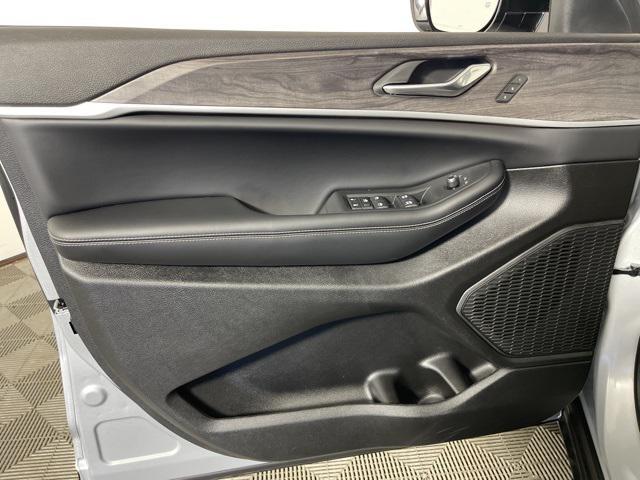 new 2025 Jeep Grand Cherokee car, priced at $40,358