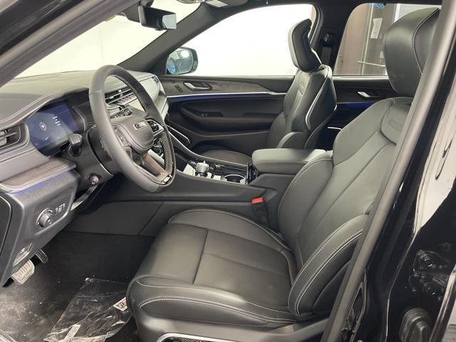 new 2025 Jeep Grand Cherokee car, priced at $59,750