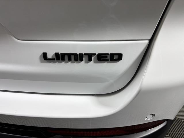 new 2025 Jeep Grand Cherokee car, priced at $46,957