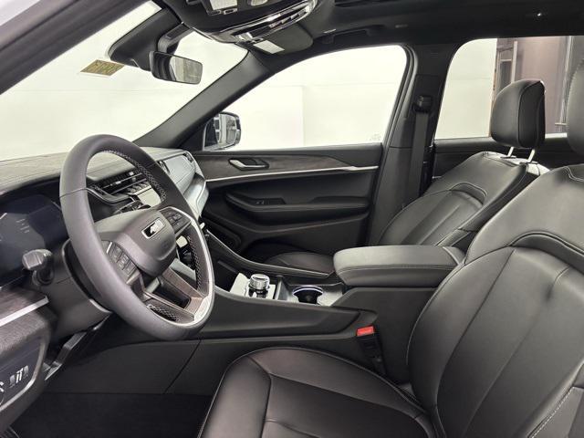 new 2025 Jeep Grand Cherokee car, priced at $46,957