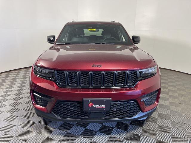 new 2025 Jeep Grand Cherokee car, priced at $39,301