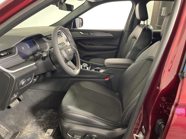 new 2025 Jeep Grand Cherokee car, priced at $39,301