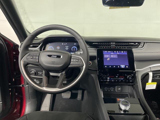 new 2025 Jeep Grand Cherokee car, priced at $39,301