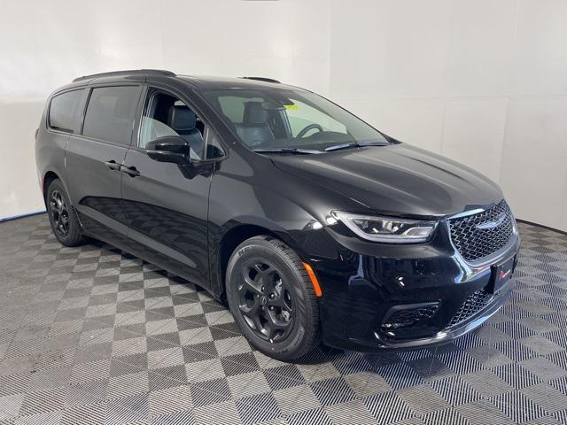 new 2025 Chrysler Pacifica Hybrid car, priced at $53,473