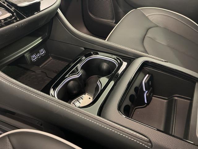 new 2025 Chrysler Pacifica Hybrid car, priced at $53,473