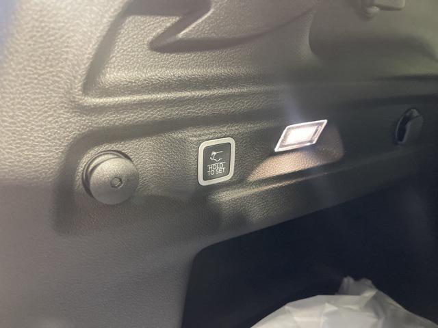 new 2025 Jeep Grand Cherokee car, priced at $50,537