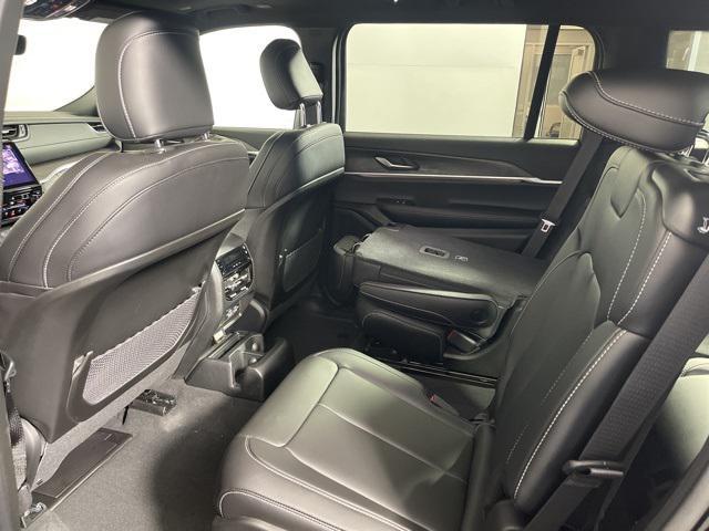 new 2025 Jeep Grand Cherokee car, priced at $50,537