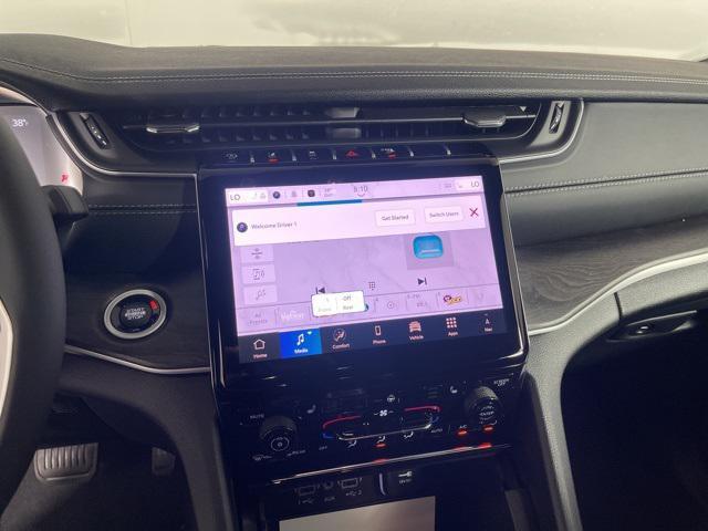 new 2025 Jeep Grand Cherokee car, priced at $50,537