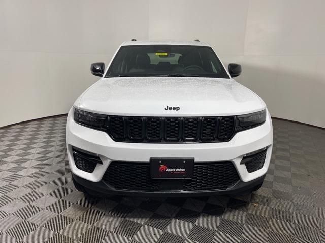 new 2025 Jeep Grand Cherokee car, priced at $45,225
